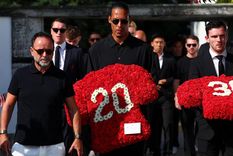 las conmoverodas imagenes del funeral de diogo jota y su hermano andre silva