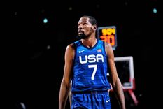 La reacción de película de Durant al enterarse del traspaso bomba de la NBA. Foto: USA Basketball