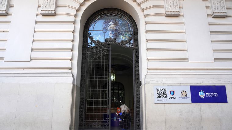 Fue símbolo del turismo mendocino. Hoy es un edificio vacío, con daños graves y uso residual.