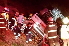 Un camión volcó en Alta Montaña del lado chileno y dos personas resultaron heridas Foto: Gentileza