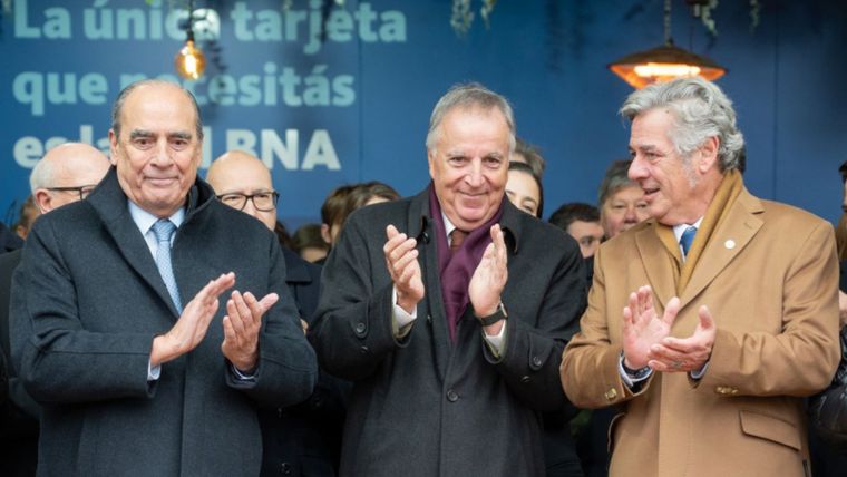 Guillermo Francos junto al titular del Banco Nación, Daniel Tillard, y el presidente de la Sociedad Rural, Nicolás Pino