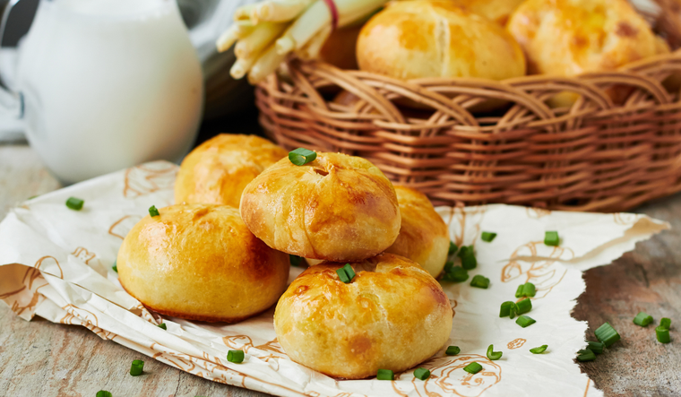 Sabor y tradición en tu mesa: knishes de papa Foto: Shutterstock
