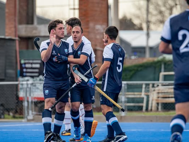 El seleccionado masculino de Mendoza se trepó al podio. El seleccionado masculino de Mendoza se trepó al podio.