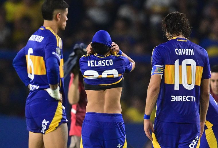 Alan Velasco falló el último penal ante Alianza Lima, lo que dejó afuera a Boca de la Copa Libertadores.