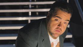 Darío Barassi conduce Ahora Caigo por Eltrece.