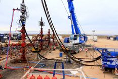 Los trabajadores petroleros reciben desde este mes un plus salarial de 880.000 pesos, conformado por una gratificación especial por Cuenca Neuquina y una asignación por trabajar en Vaca Muerta.