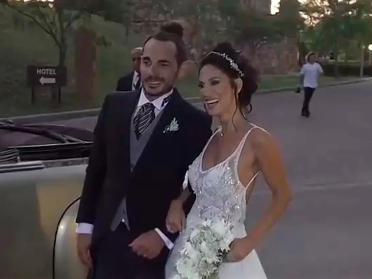 Silvina Escudero lució espléndida en su boda. Foto: captura transmisión América.