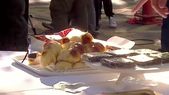 Los alumnos llevaron brownies, muffins y otras cosas dulces. Los alumnos llevaron brownies, muffins y otras cosas dulces.