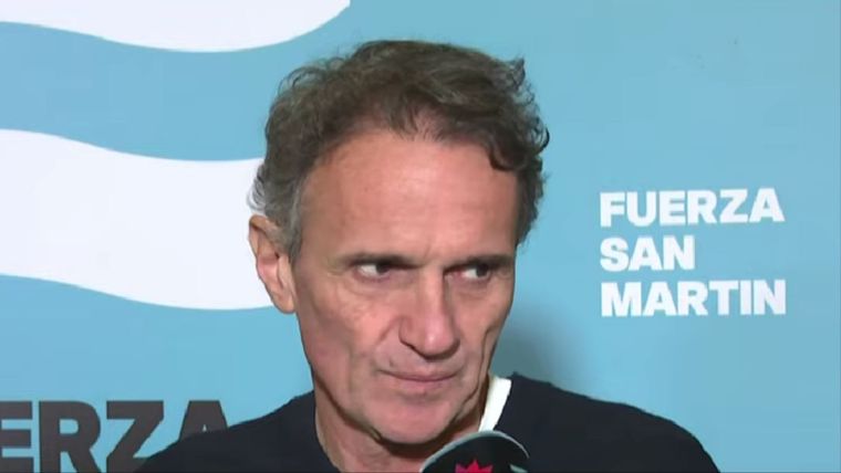 Gabriel Katopodis desde el búnker de Fuerza Patria en San Martín.