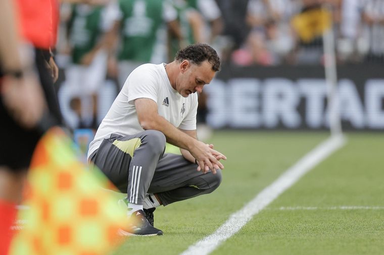 Gaby Milito dejó de ser el entrenador de Atlético Mineiro el 4 de diciembre, luego de una racha de 12 partidos sin ganar. Foto: EFE