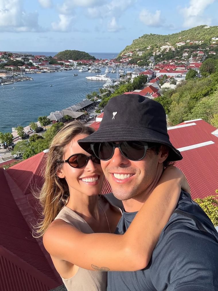 Kaká publicó una foto con su esposa. Kaká publicó una foto con su esposa.