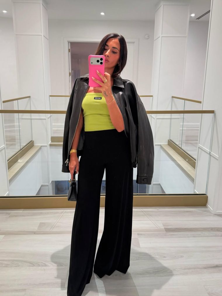 Antonela sorprendió con una pieza en flúo. Antonela sorprendió con una pieza en flúo.