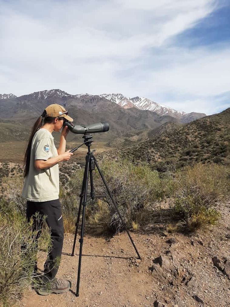 Nancy se desempeña como guardarparques desde hace 10 años. Nancy se desempeña como guardarparques desde hace 10 años.