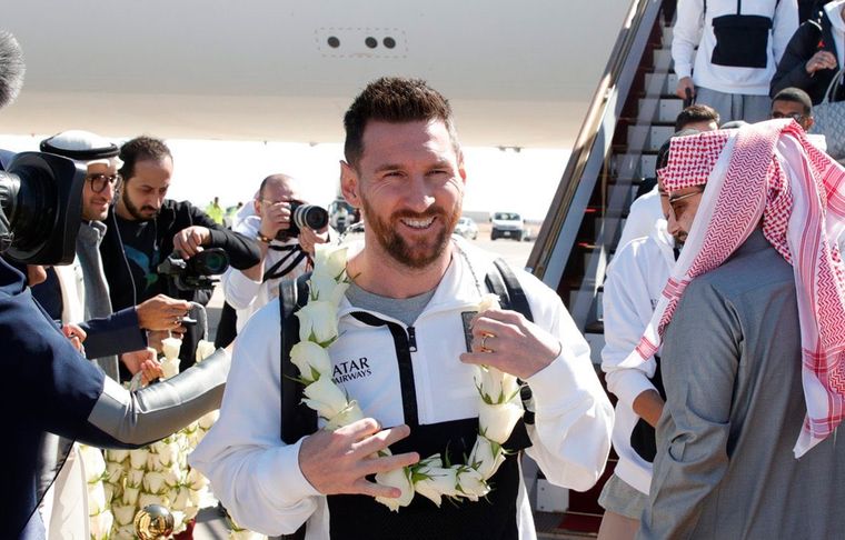 Lionel Messi El argentino llegó a Riyadh y fue recibido con mucho afecto por los árabes. Foto: PSG