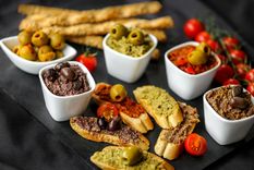 Tapenade Una receta simple y deliciosa de pasta de aceitunas para hacer en minutos Foto: Shutterstock