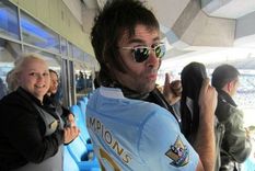 el emotivo gesto de liam gallagher de oasis hacia kun agüero el emotivo gesto de liam gallagher de oasis hacia kun agüero