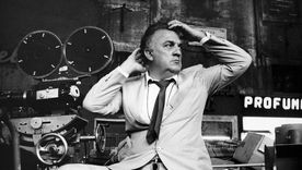 Federico Fellini le escribe a Jacques Lacan para disculparse: no podrá verlo. Federico Fellini le escribe a Jacques Lacan para disculparse: no podrá verlo.