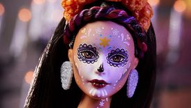 Barbie celebra el Día de los Muertos 2021.