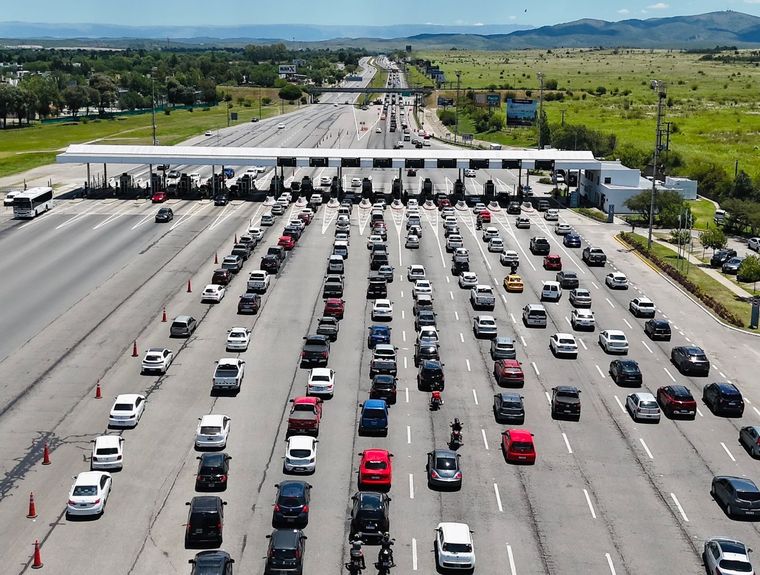 Entre Año Nuevo y el primer fin de semana de enero, la provincia de Córdoba espera que se movilicen más de medio millón de turistas por las rutas a las sierras.