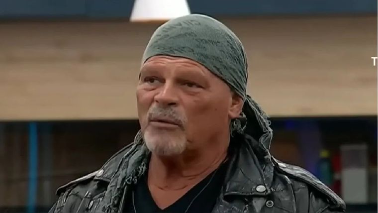 Alfa fue advertido que no de información del afuera.  Foto: Captura TV