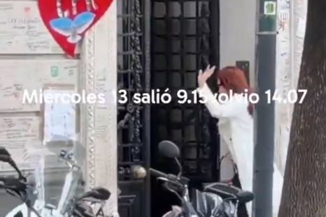 Apareció un sorpresivo video de CFK saliendo de su casa Apareció un sorpresivo video de CFK saliendo de su casa