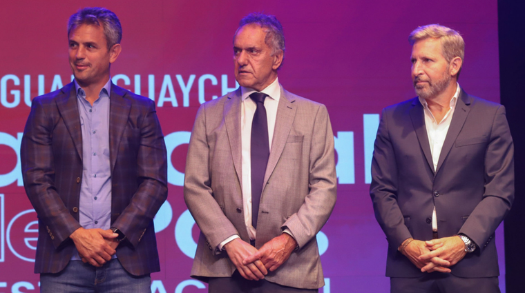 Martín Menem, Presidente de la Cámara de Diputados, Daniel Scioli, Secretario de Turismo, y Rogelio Frigerio, gobernador de Entre Ríos. Martín Menem, Presidente de la Cámara de Diputados, Daniel Scioli, Secretario de Turismo, y Rogelio Frigerio, gobernador de Entre Ríos.