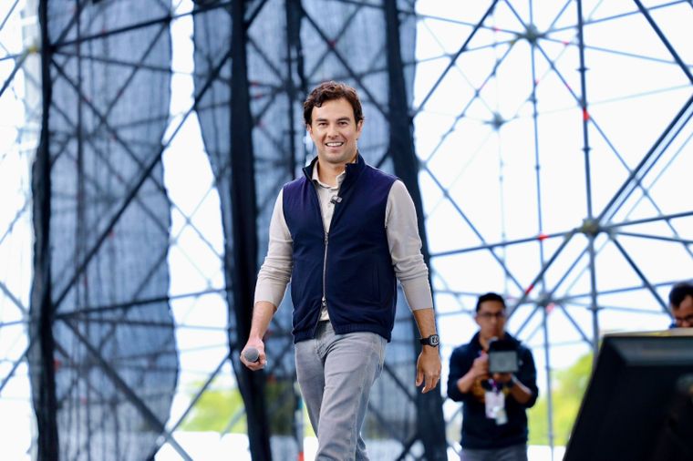 Checo Pérez se mostró emocionado e ilusionado por unirse a Cadillac para la temporada 2026 de la F1. Foto: @SChecoPerez