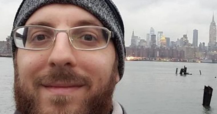 El mendocino viajaba a La Plata para despedir a su padre que falleció, pero su vuelo fue cancelado por el paro sorpresivo de Intercargo. Foto: X de @SpinelliMariano