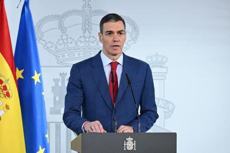 España endureció su postura frente a Estados Unidos al bloquear el uso de su espacio aéreo para operaciones militares ligadas a la guerra con Irán. España endureció su postura frente a Estados Unidos al bloquear el uso de su espacio aéreo para operaciones militares ligadas a la guerra con Irán.