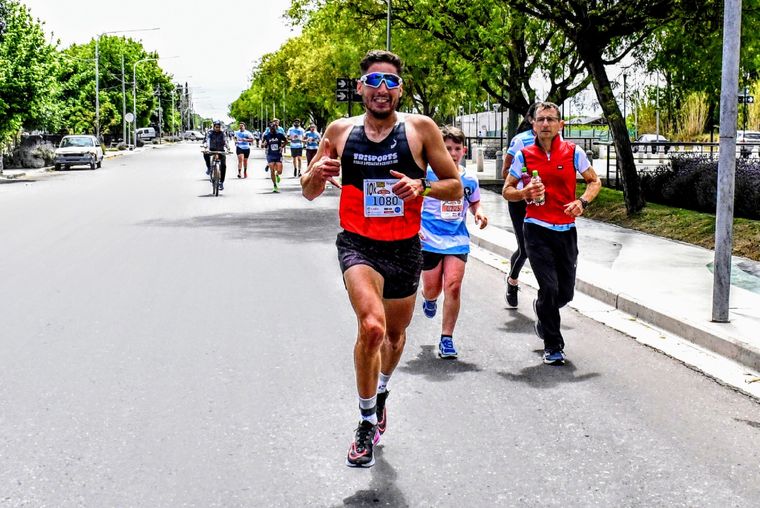 Juan Emilio Medina descubrió su pasión por el atletismo y sueña con representar a la Argentina. Foto: Gentileza