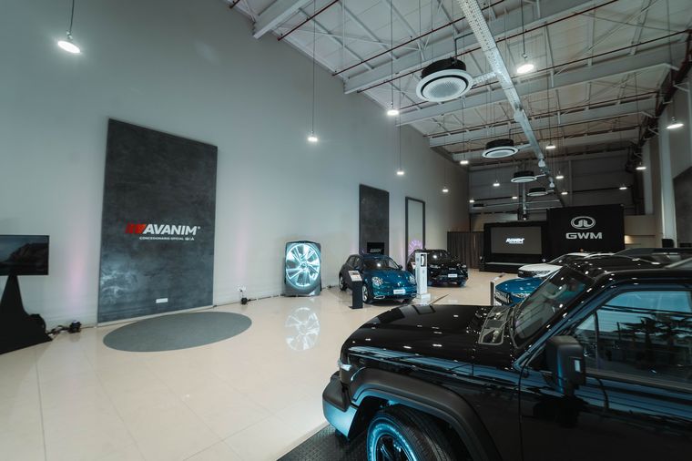 El nuevo concesionario mendocino comercializará modelos 100% eléctricos e híbridos de la marca china GWM y modelos a combustión de la japonesa Mitsubishi. 