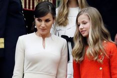 La infanta Leonor (Leonor de Borbón y Ortiz) es hija de la Reina Letizia y del rey. Foto: Cosas.pe - https://cosasbucket.s3.amazonaws.com/wp-content/uploads/2020/11/02192810/Princesa-Leonor-reina-Letizia-3-1.jpg