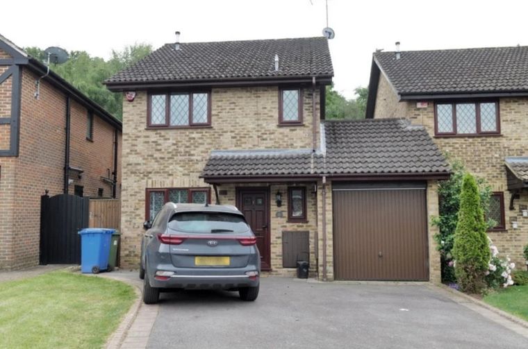 El dueño de la icónica casa en donde se filmó la saga de Harry Potter aseguró que está cansado de lidiar con los fans todos los días Foto: AFP