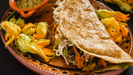 Esta receta se prepara desde la época prehispánica con ingredientes locales.