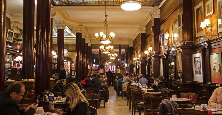 El Café Tortoni es uno de los Bares Notables de la Ciudad, inaugurado en 1858 Foto: Festivales BA