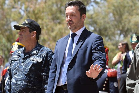 petri le tiende la mano a un intendente para la proxima disputa electoral en mendoza petri le tiende la mano a un intendente para la proxima disputa electoral en mendoza