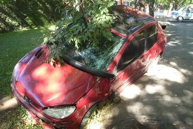 MDZol | Así quedó uno de los vehículos. Foto: Mdz