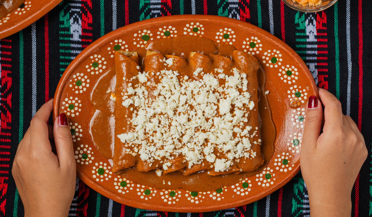 Esta receta de enchiladas rojas cambia de sabor según la mezcla de chiles utilizada. Esta receta de enchiladas rojas cambia de sabor según la mezcla de chiles utilizada.