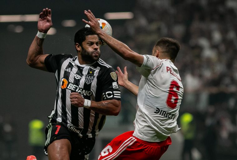 Atlético Mineiro reclamó penal. Foto: Foto Baires