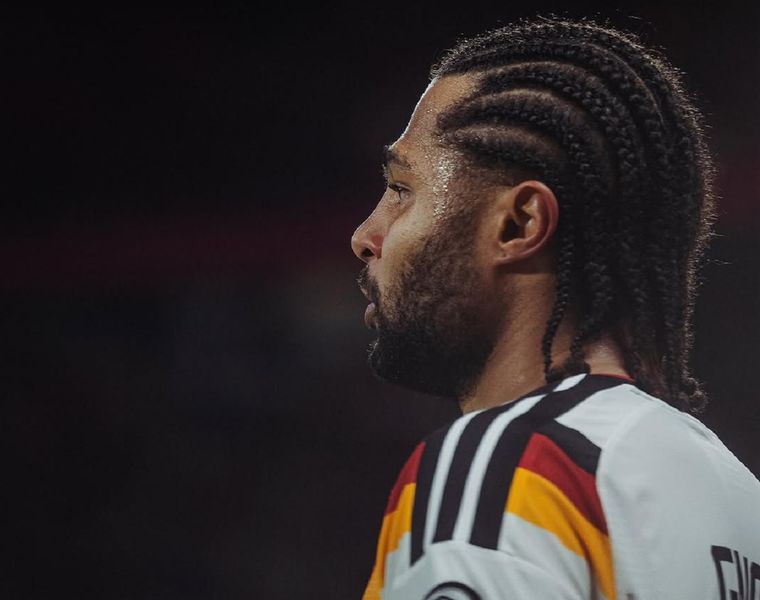 El jugador del Bayern Múnich utilizó sus redes sociales para confirmar la noticia..