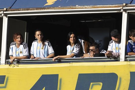 La artista y una presencia que opacó el juego. Créditos: Archivo MDZ La artista y una presencia que opacó el juego. Créditos: Archivo MDZ