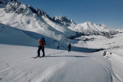 Emiliano Feidas falleció durante una excursión al Glaciar Vinciguerra. Emiliano Feidas falleció durante una excursión al Glaciar Vinciguerra.
