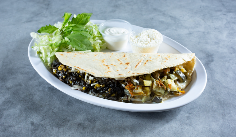 La receta de quesadillas de huitlacoche es una de las pocas en el mundo que utiliza un hongo del maíz como ingrediente principal, considerado un manjar gourmet en varios países.