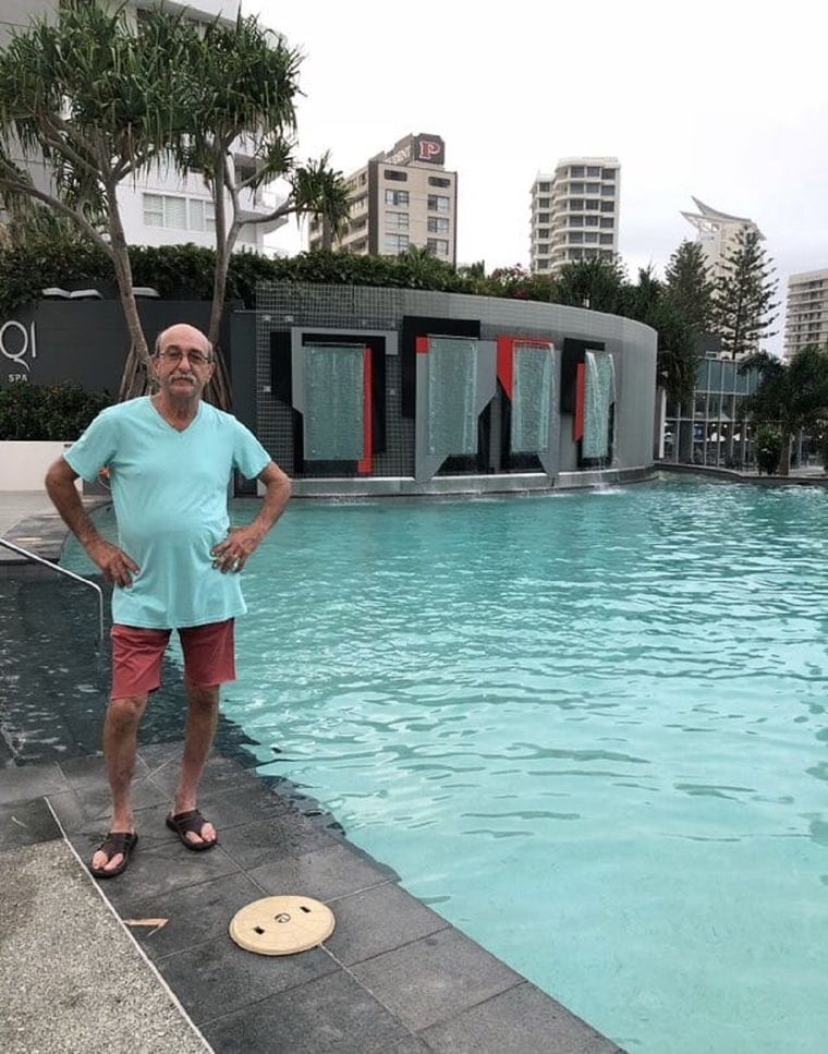 Oscar se fue del país en 1976, a los 26 años. Hoy tiene 74 años.