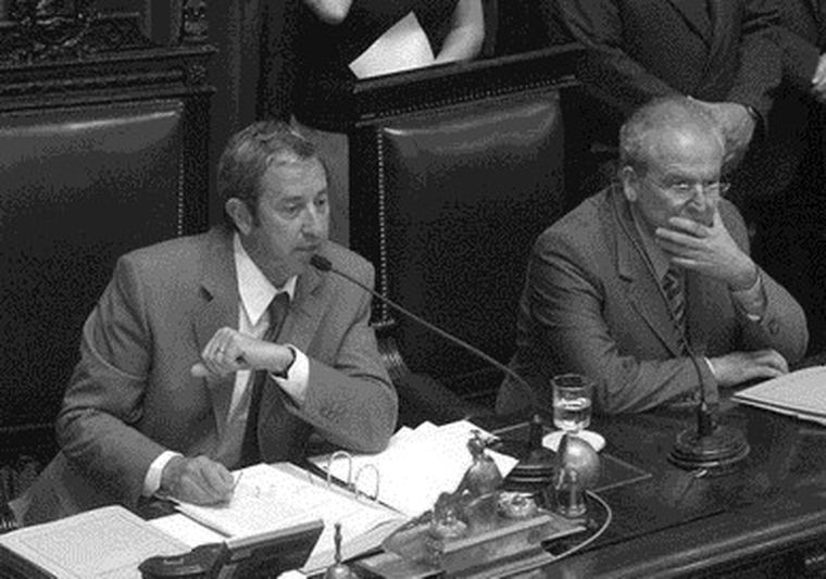 Tieppo (derecha) y Cobos, durante una visita de Aníbal Fernández.