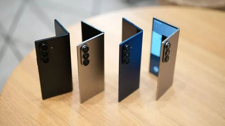 Comprar el plegable estrella de Samsung en Ripley Chile puede significar hasta $600.000 menos que en Mercado Libre Argentina, siempre que se pague con dólares propios. Comprar el plegable estrella de Samsung en Ripley Chile puede significar hasta $600.000 menos que en Mercado Libre Argentina, siempre que se pague con dólares propios.