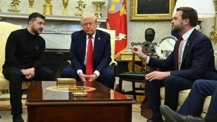 Zelenski, Trump y Vance en la reunión en la Oficina Oval el viernes. Foto: BBC