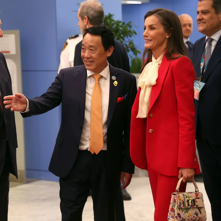 Cómo la reina española convirtió un clásico en un símbolo de poder contemporáneo. Cómo la reina española convirtió un clásico en un símbolo de poder contemporáneo.