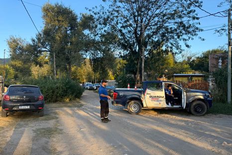 Un amplio operativo de búsqueda se desplegó este miércoles en Cosquín tras la desaparición de una nena de 2 años. Un amplio operativo de búsqueda se desplegó este miércoles en Cosquín tras la desaparición de una nena de 2 años.