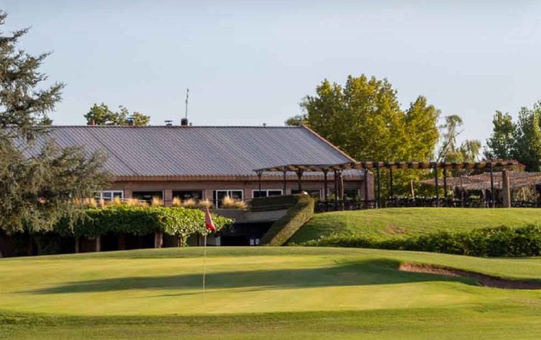 Joyas, dinero y armas de fuego fueron el botín de este millonario robo en el Club de Campo.